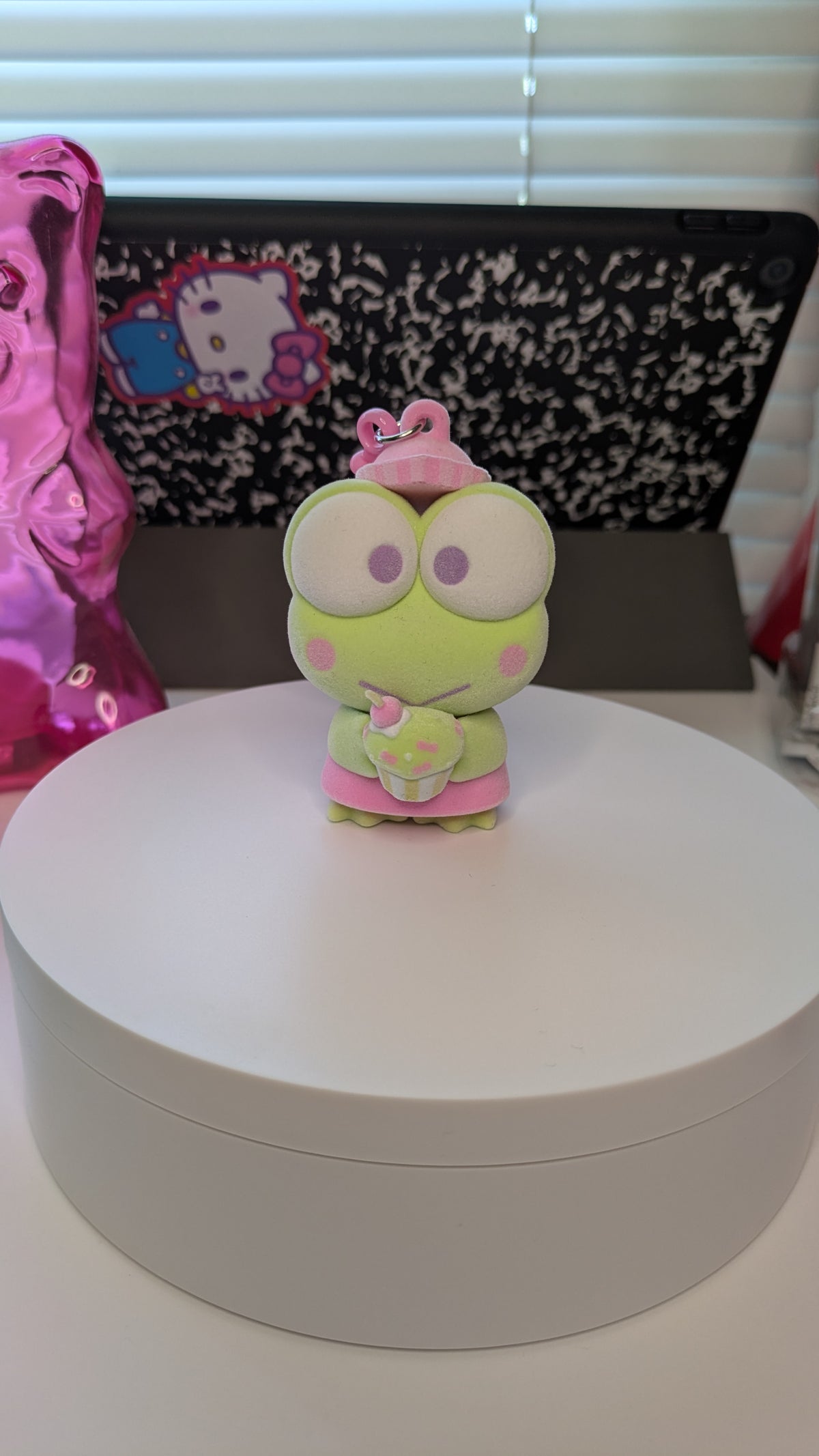 Keroppi keychain from the Sanrio Melting Mascots / Snack Shop series.